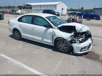 3VWDB7AJ9JM****** 2018 Volkswagen Jetta