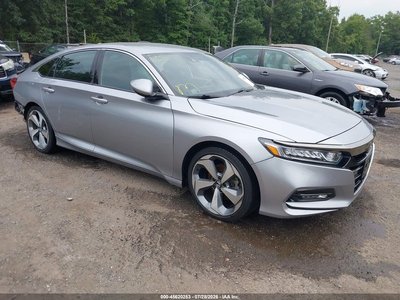 1HGCV1F31JA****** 2018 Honda Accord