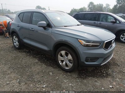 YV4162UK0N2****** 2022 Volvo XC40