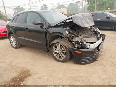 WA1ECCFS8JR****** 2018 Audi Q3