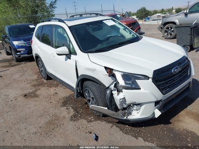 JF2SKACC5RH****** 2024 Subaru Forester