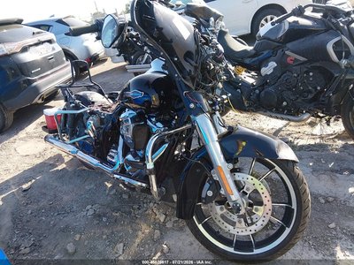 2023 Harley-Davidson FLHX