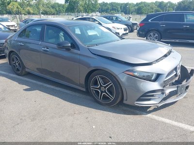 WDD3G4FB6KW****** 2019 Mercedes-Benz A-Class