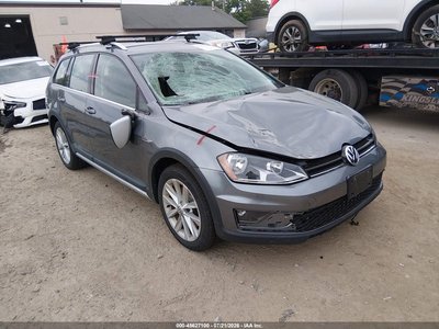 3VWH17AU9HM****** 2017 Volkswagen Golf Alltrack