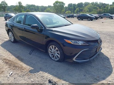 4T1R11BK3MU****** 2021 Toyota Camry