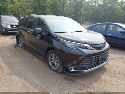 5TDJRKEC2RS****** 2024 Toyota Sienna
