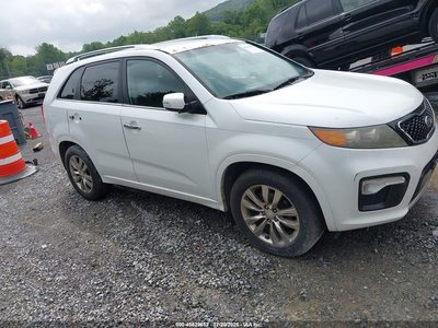 5XYKW4A25BG****** 2011 Kia Sorento