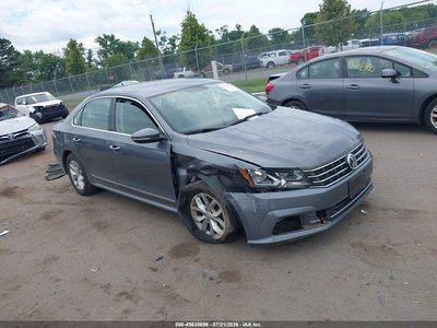 1VWAT7A31HC****** 2017 Volkswagen Passat