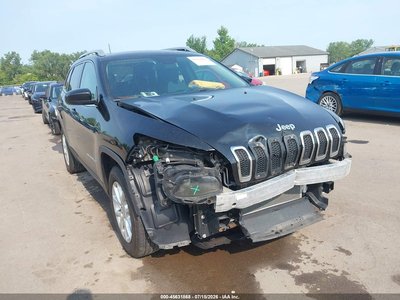 1C4PJMCB2HD****** 2017 Jeep Cherokee