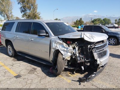 1GNSKHKC8HR****** 2017 Chevrolet Suburban
