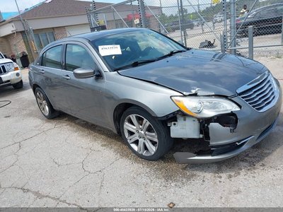 2013 Chrysler 200