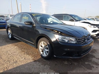 1VWAT7A31GC****** 2016 Volkswagen Passat
