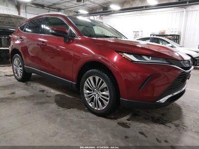 JTEAAAAH6NJ****** 2022 Toyota Venza