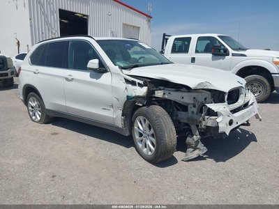 5UXKR0C53G0****** 2016 BMW X5