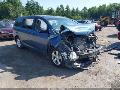 5TDZZ3DC0HS****** 2017 Toyota Sienna