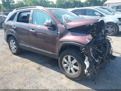 5XYKT3A63DG****** 2013 Kia Sorento