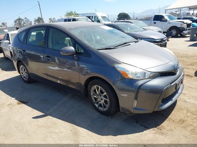 JTDZN3EU8FJ****** 2015 Toyota Prius V