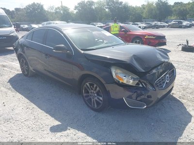 YV1612FS0D2****** 2013 Volvo S60