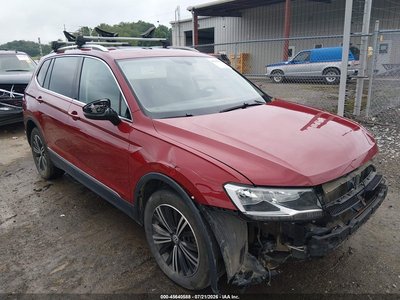 3VV2B7AX0JM****** 2018 Volkswagen Tiguan