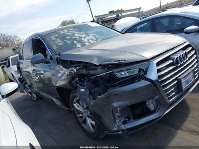 WA1LHAF77HD****** 2017 Audi Q7