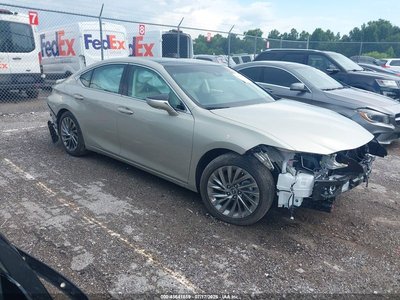 2025 Lexus ES