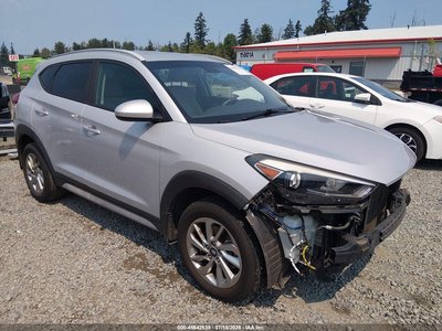 KM8J33A41HU****** 2017 Hyundai Tucson