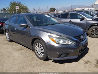1N4AL3AP8GC****** Salvamento y Destrozados 2016 Nissan Altima en North Hollywood