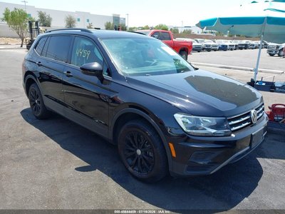 3VV1B7AX9LM****** 2020 Volkswagen Tiguan
