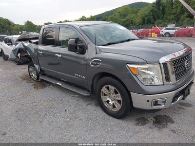 1N6AA1E69HN****** 2017 Nissan Titan