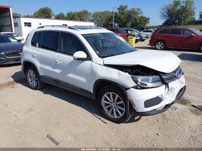 WVGSV7AX5HW****** 2017 Volkswagen Tiguan