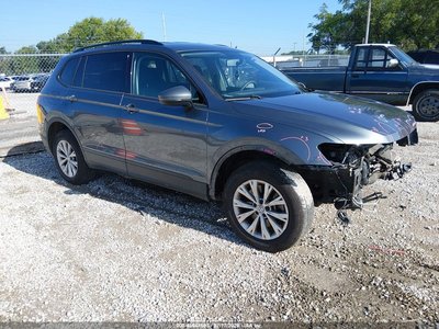 3VV0B7AX9JM****** 2018 Volkswagen Tiguan