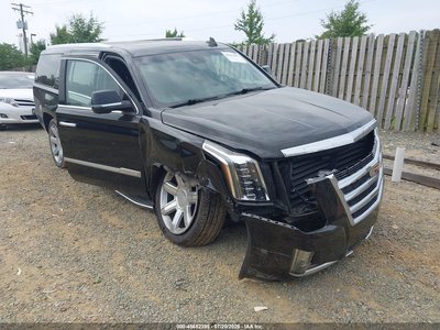 1GYS3HKJ3KR****** 2019 Cadillac Escalade ESV