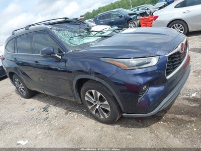 5TDGZRAH8MS****** 2021 Toyota Highlander