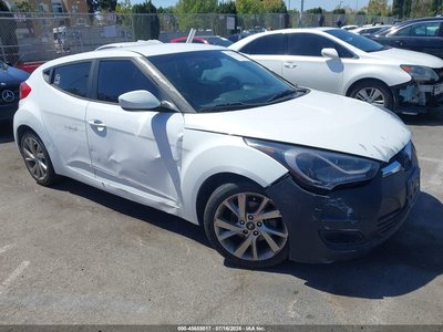 KMHTC6AD5GU****** 2016 Hyundai Veloster