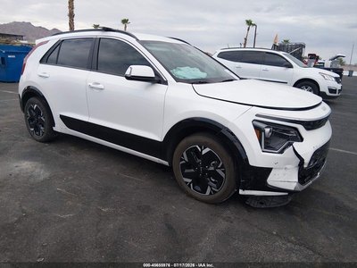 KNDCR3L15R5****** 2024 Kia Niro
