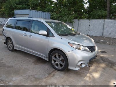 5TDXK3DC9CS****** 2012 Toyota Sienna