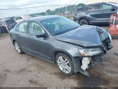 3VW2B7AJ0JM****** 2018 Volkswagen Jetta