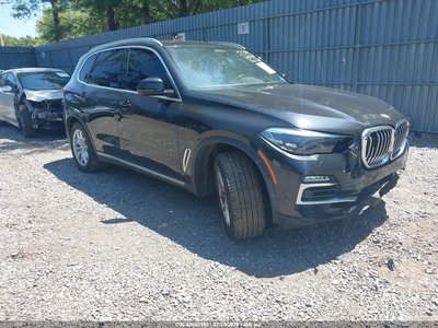 5UXCR6C57KL****** 2019 BMW X5