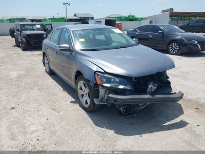 1VWBT7A37FC****** 2015 Volkswagen Passat