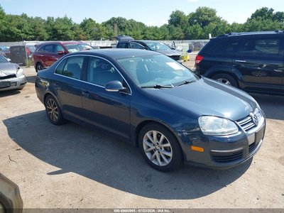 3VWRX7AJXAM****** 2010 Volkswagen Jetta
