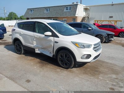 1FMCU9GD4HU****** 2017 Ford Escape