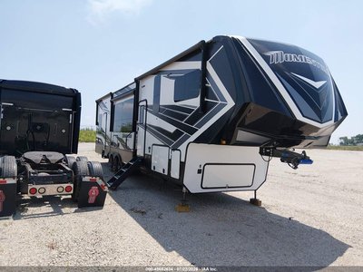 573FM453XM1****** 2021 Grand Design Recreational Momentum