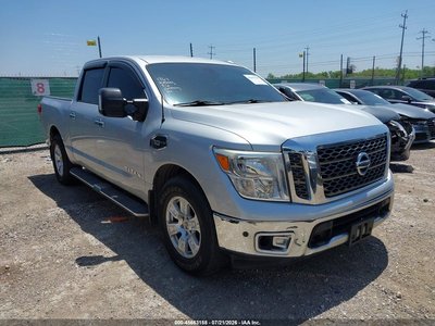 1N6AA1E68HN****** 2017 Nissan Titan