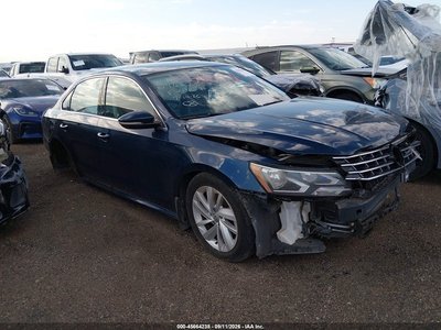 1VWBA7A36JC****** 2018 Volkswagen Passat