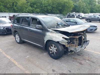 5TDBK3EH4CS****** 2012 Toyota Highlander