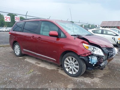 5TDJK3DC4CS****** 2012 Toyota Sienna