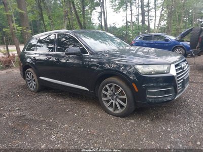 WA1LAAF70HD****** 2017 Audi Q7