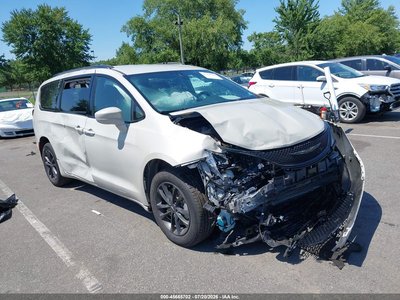 2C4RC3BG4LR****** 2020 Chrysler Pacifica