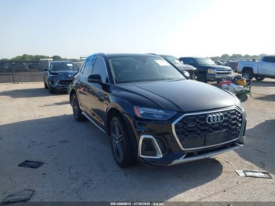 WA1E2AFY8M2****** 2021 Audi Q5