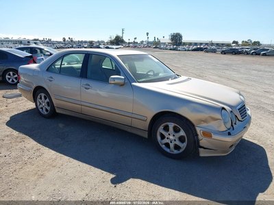 WDBJF65J22B****** 2002 Mercedes-Benz E-Class
